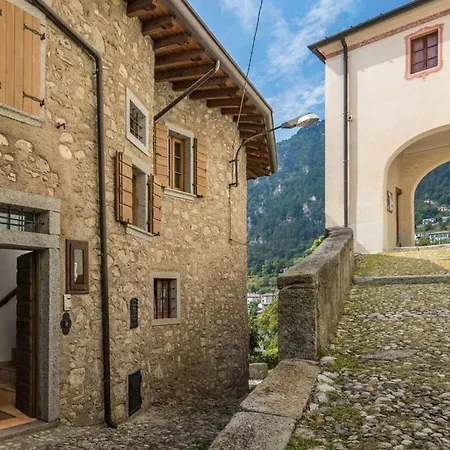 Casa San Francesco アパート トレモージネ